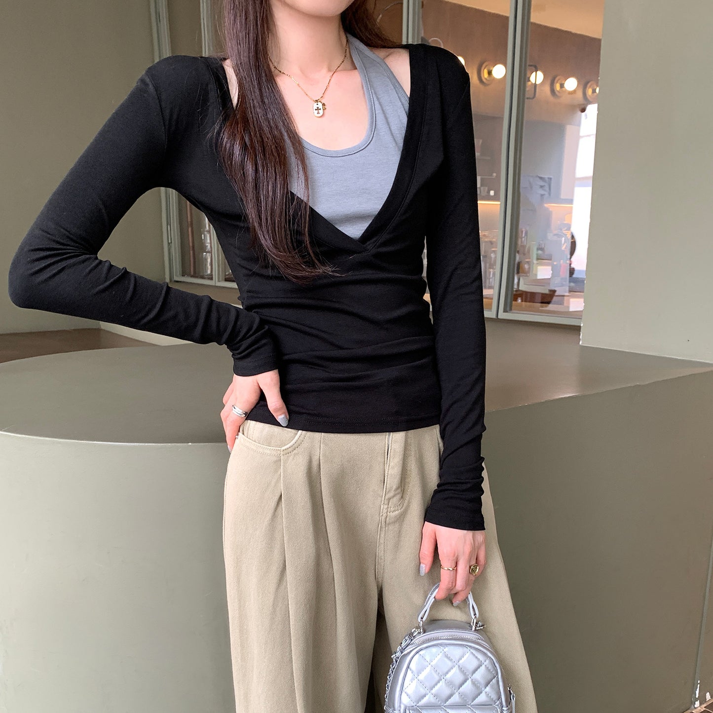 Sweet and Spicy Contrast Color Mock Two-Piece Halter Long Sleeve T-Shirt