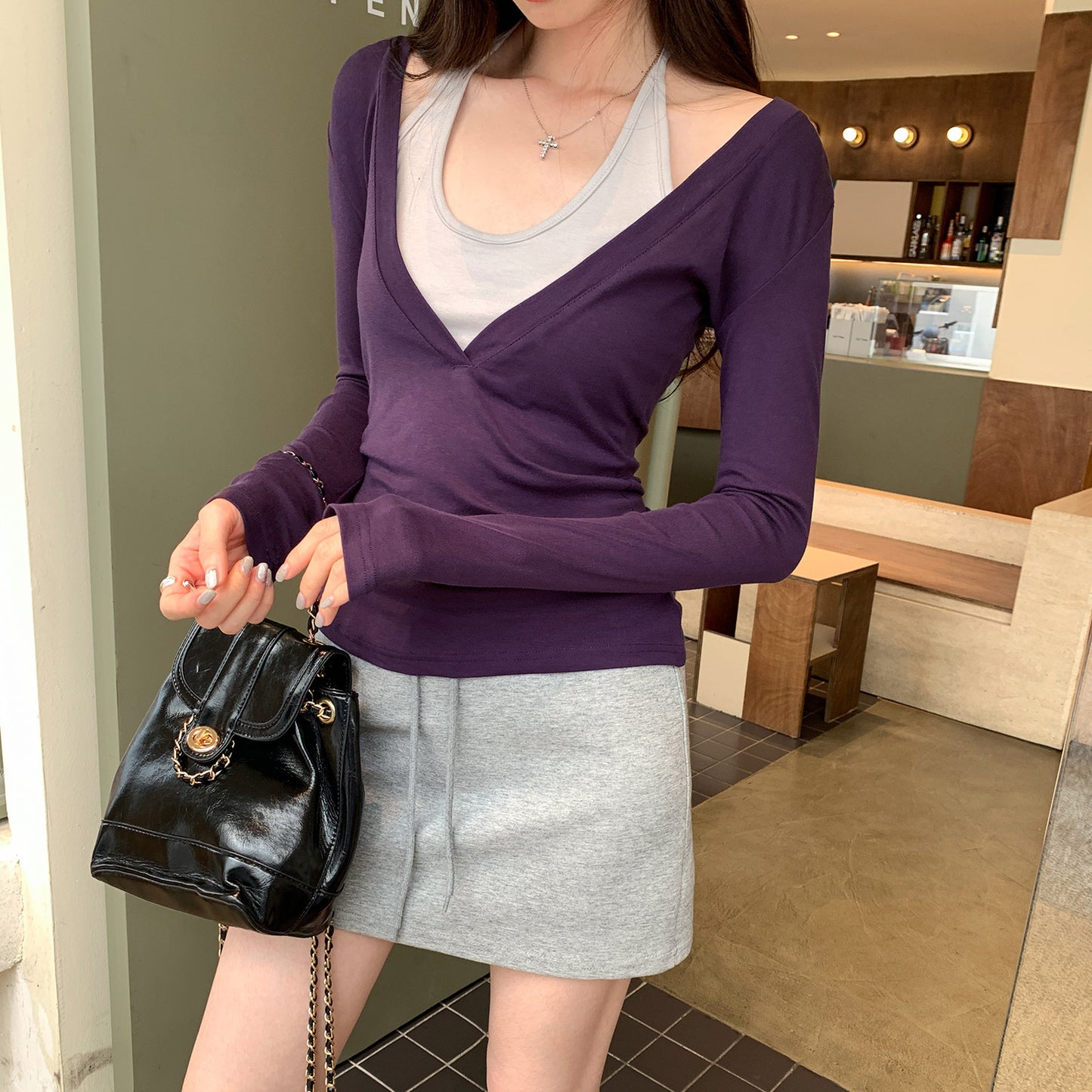 Sweet and Spicy Contrast Color Mock Two-Piece Halter Long Sleeve T-Shirt
